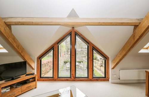 Salisbury Cottage | Romantic AVON TURN VIEW with Garden & Breakfast in Alderbury