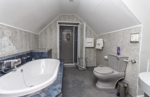 Graaff-Reinet House | Discover Avondrust Guest House: 4-Star Comfort Awaits