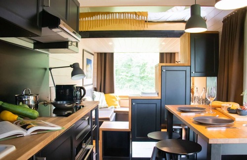 Beernem House | Cozy Tiny House Near Brugge with Family and Pet-Friendly Amenities