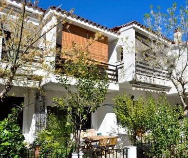 Haniotis House | Exceptional Avra Chanioti: Pet-Friendly 4-Star Retreat