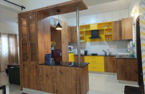 Kalyan Nagar Apartment | Cozy 2BHK Flat Near Shopping & Dining in Kalyan Nagar