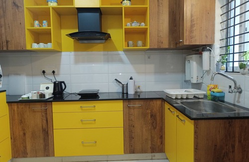 Kalyan Nagar Apartment | Cozy 2BHK Flat Near Shopping & Dining in Kalyan Nagar