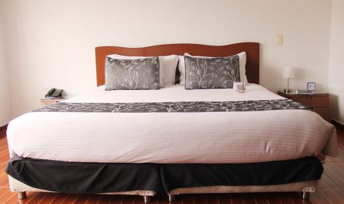 Quinta Paredes Hotel | Discover Hotel Salitre Real: 4-Star Family-Friendly Escape