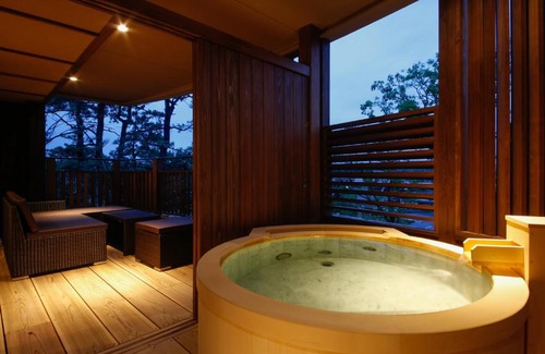 Minamiawaji Hotel | Relax at Awaji Hamarikyu Takumi: Oceanfront Haven