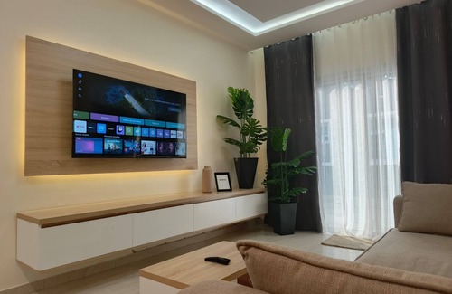 Lome Apartment | AWAKE HOME TWO