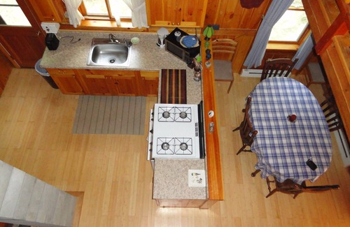 Orland Cottage | Experience Awanadjo Shores: Pet-Friendly Lakeview Retreat