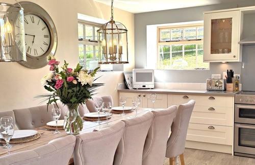 Bradbourne House | Indulge in Tissington Ford Barn: Pet-Friendly Retreat