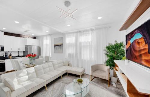 Southeast Yonkers House | Award Winning Home with Close Transportation