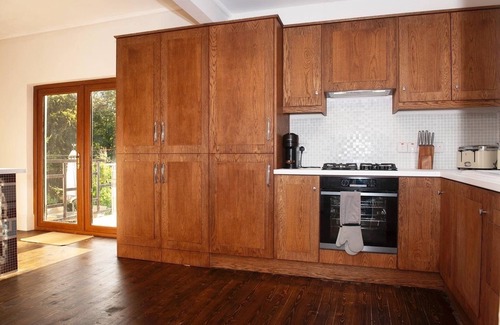 Coleraine House | Award-Winning Villa with River Views and Hot Tub Retreat
