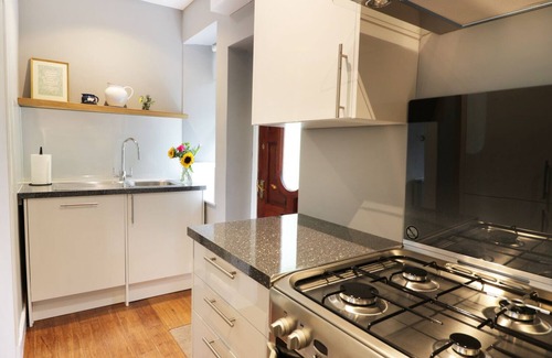 Dalmally Cottage | Inviting Awe View Railway Cottage: Pet Friendly & Breakfast