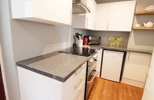 Dalmally Cottage | Inviting Awe View Railway Cottage: Pet Friendly & Breakfast