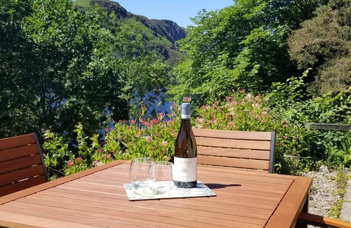 Dalmally Cottage | Inviting Awe View Railway Cottage: Pet Friendly & Breakfast