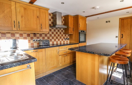Llanfair Caereinion Cottage | Pet-Friendly Awelfan Cottage with Spa and Hot Tub Access