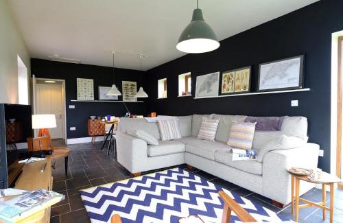 Mynytho House | Child-Friendly Awelon: 4-Star Stay with Top Guest Ratings