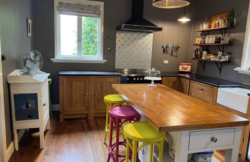 Tenterfield Cottage | Awen Cottage - Delightful Romantic Getaway
