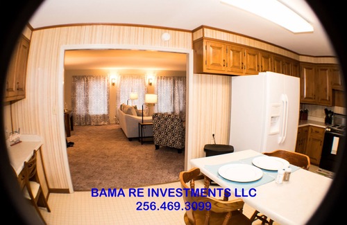 Hartselle House | Inviting 2BR Hartselle Home with Private Bathrooms & Kitchen