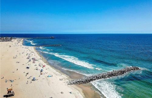 Newport Shores House | Ideal 3BR Beach Retreat Steps from the Ocean