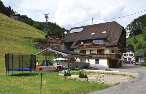 Bad Peterstal-Griesbach Apartment | Cozy 2 Bedroom Retreat with Lake View in Peterstal-Griesbach
