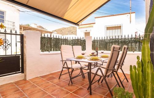 Nijar Apartment | Family-Friendly Apartment in Hortichuelas with Kitchenette