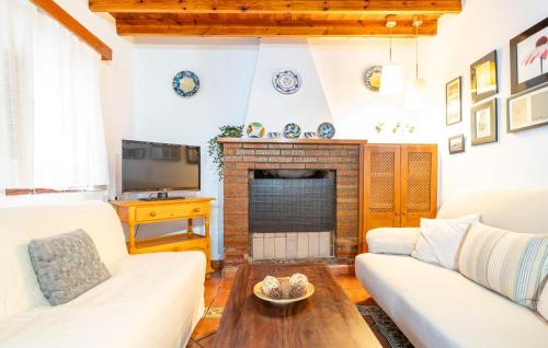 Nijar Apartment | Family-Friendly Apartment in Hortichuelas with Kitchenette
