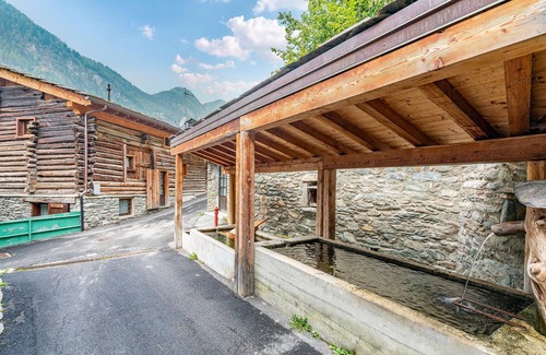 Vollon Apartment | Cozy 1 Bedroom Retreat in Brusson Vollon with Spa & More