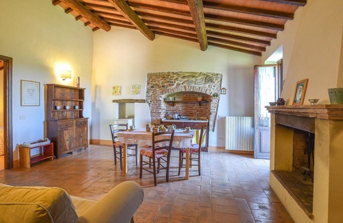 Teverina di Cortona Apartment | Spacious 3-Bedroom Retreat in San Vito with Pool & Spa