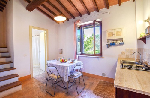 Teverina di Cortona Apartment | Spacious 3-Bedroom Retreat in San Vito with Pool & Spa