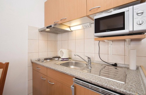 Donji Kraj Apartment | Charming 1 Bedroom Retreat with Ocean View in Moscenicka Draga