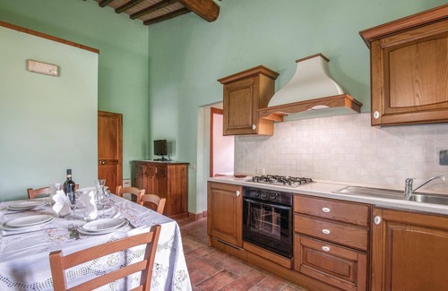 Casole d'Elsa Apartment | Cozy 2 Bedroom Retreat in Casole d'Elsa with Pool & Spa
