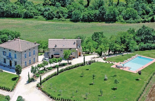 Casole d'Elsa Apartment | Cozy 2 Bedroom Retreat in Casole d'Elsa with Pool & Spa