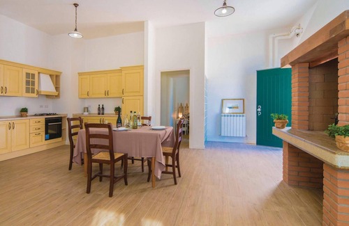 Cinto Euganeo Apartment | Pet-Friendly 3 Bedroom Stay in Valnogaredo with Pool