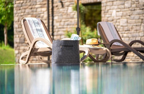Klosterle Apartment | Cozy 3-Bedroom Stay in Klösterle with Pool & Lake View