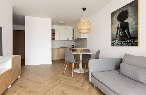 Srodmiescie Apartment | Modern Oceanfront Apartment in the Heart of Gdynia