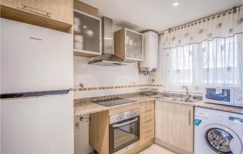 Cabanes Apartment | Cozy 2 Bedroom Apartment with Pool in La Torre De La Sal