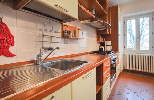 Luino Apartment | Cozy Apartment with Ocean Views and Lush Garden Retreat