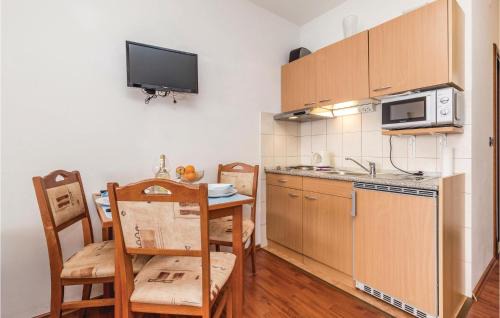 Donji Kraj Apartment | Ideal Apartment in Moscenicka Draga with Pool & WiFi