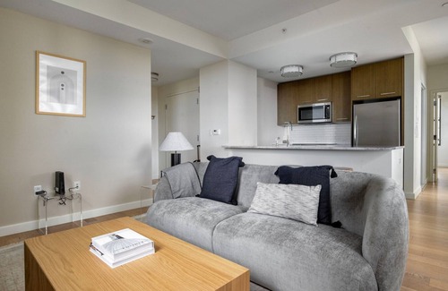 Bay Village Apartment | Stylish Back Bay 1BR with Basketball, Steps to T Station