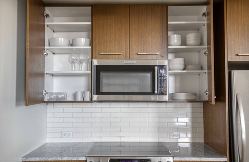 Bay Village Apartment | Stylish Back Bay 1BR with Basketball, Steps to T Station