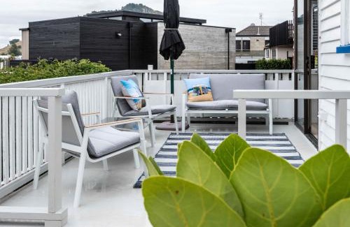 Mount Maunganui Apartment | Beach House Retreat on Oceanview Road - Family Friendly Stay