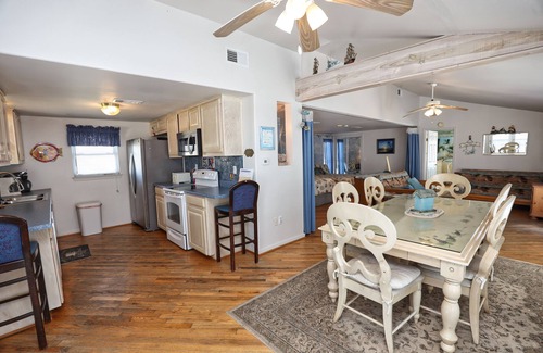 Galveston House | Idyllic Beachfront Retreat with Spectacular Ocean Views