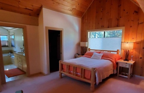 Arnold Cabin | Awesome Cabin With A View! 3 Bedroom Cabin by Redawning