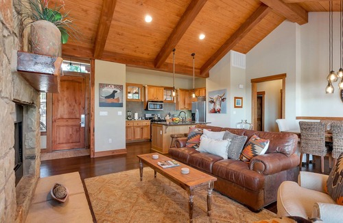 Leander Cottage | Serene Cottage at The Hollows Resort with Pool & Hill Country Views