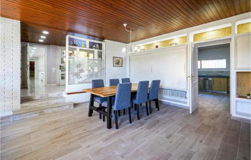 Sant Andreu de Llavaneres House | Inviting Retreat in St Andreu d'Llavaneres with Pool & Wifi