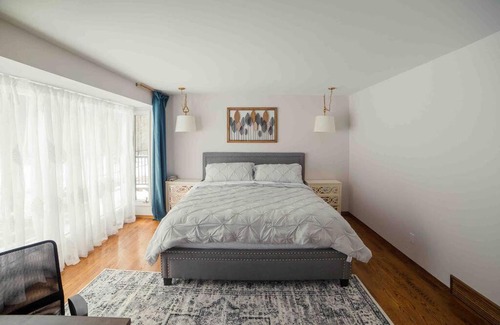 Bragg Creek House | Ideal Family Getaway in Bragg Creek with Hot Tub & Pets Welcome