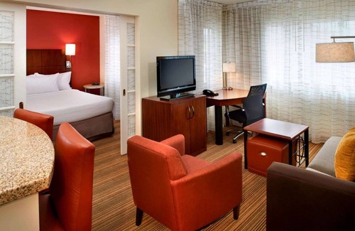 Warren Resort | Pet-Friendly Retreat with Full Kitchen & Outdoor Pool