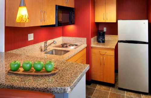Warren Resort | Pet-Friendly Retreat with Full Kitchen & Outdoor Pool