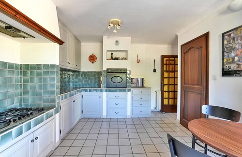 Saint-Pierre-de-Vassols House | Idyllic Cottage with Private Garden and Pool Access