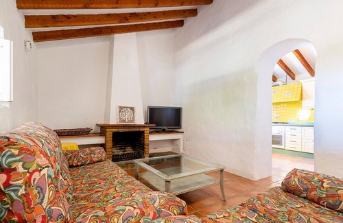 Rincon de la Victoria House | Idyllic Rural Retreat with Private Pool and Ocean Views