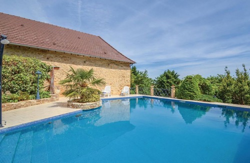 Terrasson-la-Villedieu House | Cozy Cottage with Unique Charm and Family-Friendly Amenities