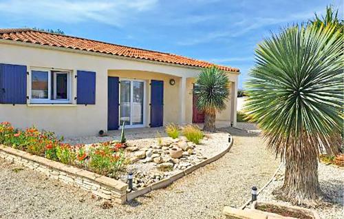 Sainte-Gemme-la-Plaine House | Delightful Stay at Awesome Home in Sainte-Gemme-La-Plaine